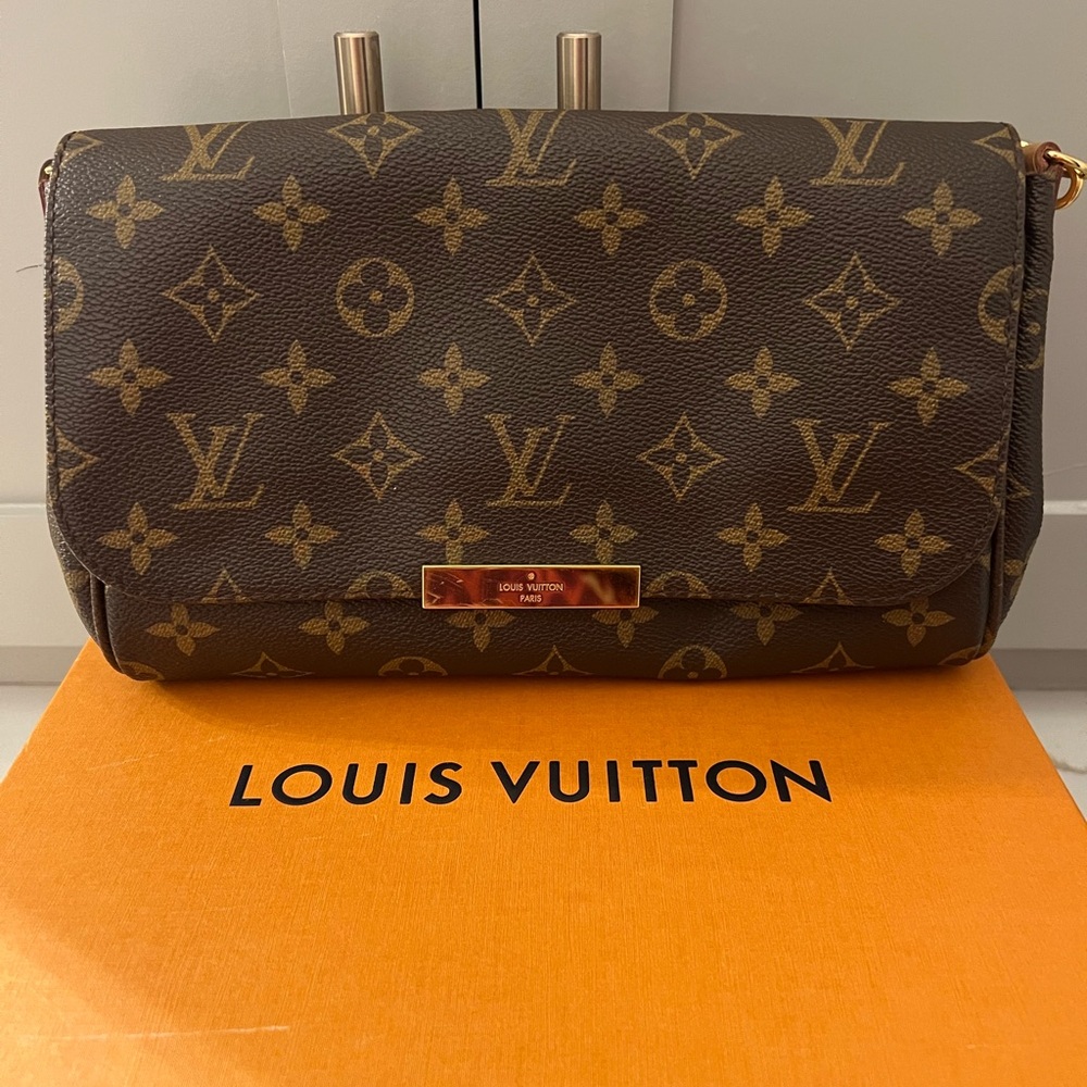 **AUTHENTIC Louis Vuitton Favorite MM